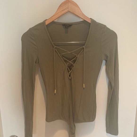 Guess lace V neck bodysuit - Picture 2 of 3